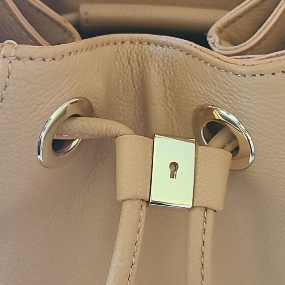 Vince Camuto Drawstring Shoulder Bucket Bag Tan Camel Gold Accents - Picture 13 of 15